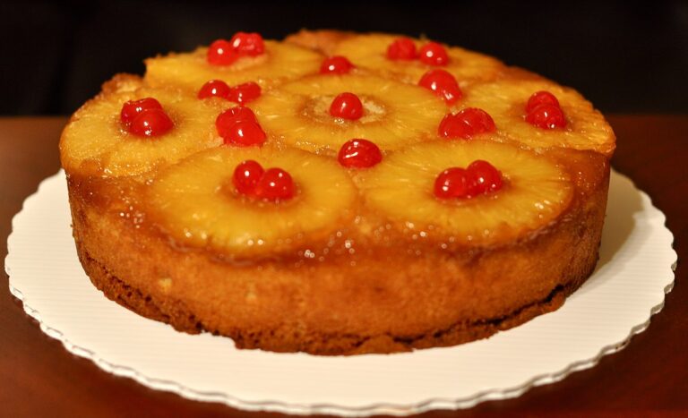 1200px-Pineapple-upside-down-cake.jpg