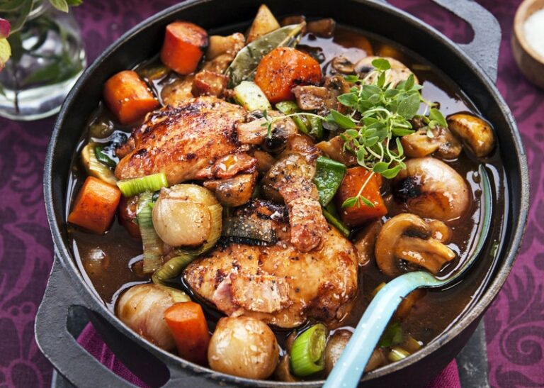 coq-au-vin-blanche-med-bacon_7277.jpg