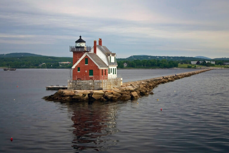 Breakwater Lighthouse.jpg