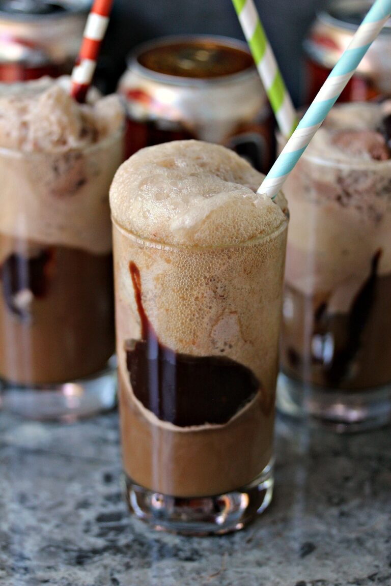 Chocolate-Hot-Fudge-Root-Beer-Float-15.jpg