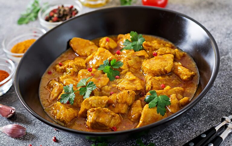 indian_coconut_curry_chickenwith_choppedapples.jpg