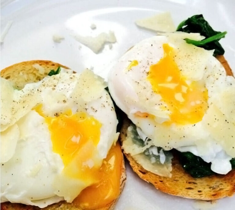 egg-spinach-toast-great-food-fitnaturally-diet-healthy-eating-weight-loss.jpg