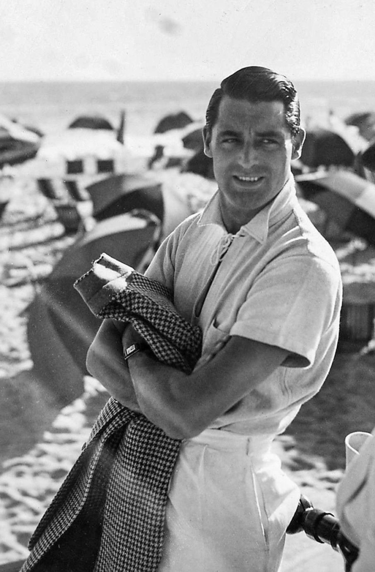 A-Day-at-the-Beach-with-Cary-Grant-1935