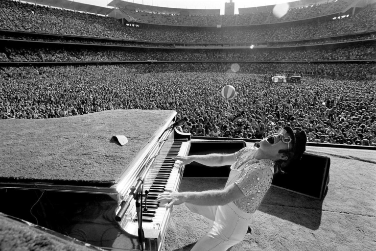 Elton-John-Dodger-Stadium-1975