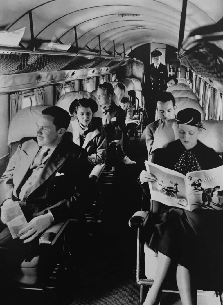 Passengers-on-Eastern-Airlines-in-1935