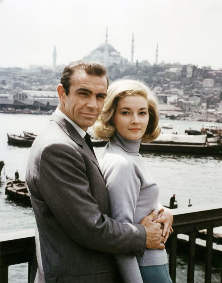 Sean-Connery-and-Daniela-Bianchi-on-the-set-of-From-Russia-With-Love-in-1963