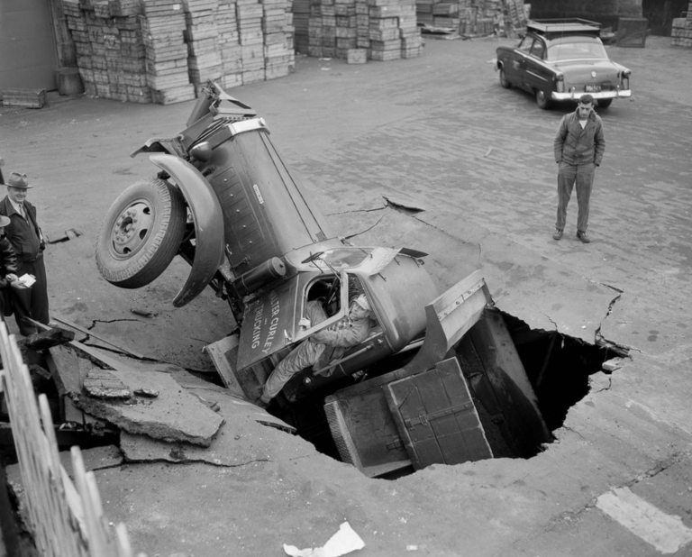 Sinkhole-Boston-1930s