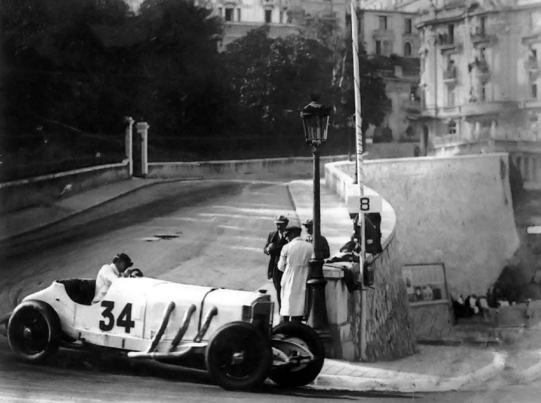 Rudolf-Caracciola-Mercedes-Benz-SSK-Monaco-Grand-Prix-1929