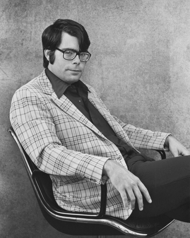 Writer-Stephen-King-he-looks-kinda-like-Dan-Akroyd-1975